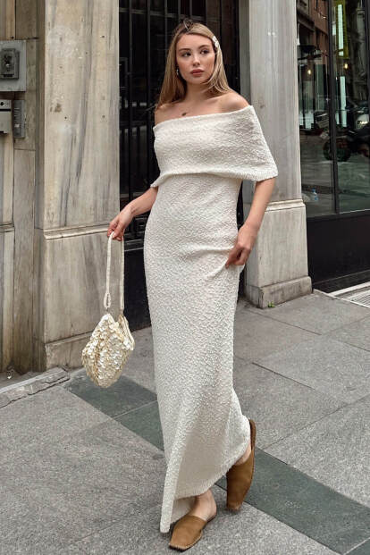 Bej Açık Omuz Madonna Yaka Kabartma Detay Kadın Midi Elbise - SWİST