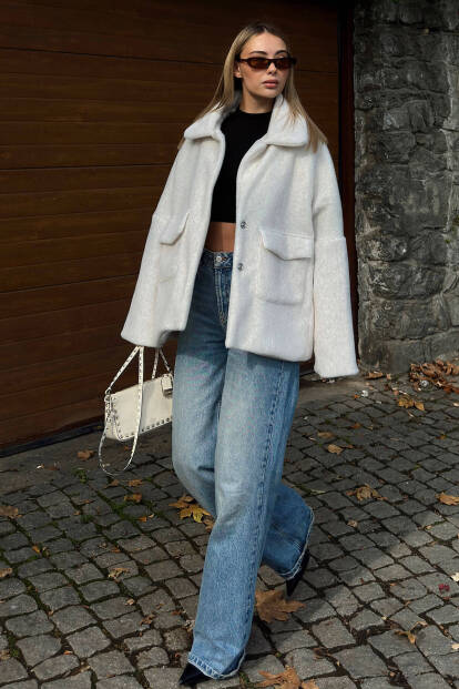 Bej Çift Kapak Cepli Çıt Çıt Kapama Tay Tüyü Oversize Kadın Mont - SWİST