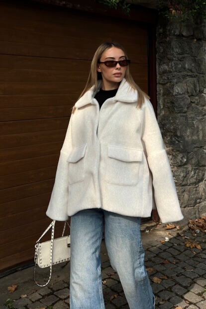 Bej Çift Kapak Cepli Çıt Çıt Kapama Tay Tüyü Oversize Kadın Mont - SWİST (1)