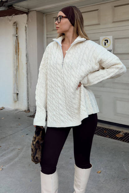 Bej Fermuarlı Dik Yaka Kalın Saç Örgü Oversize Kadın Triko Kazak - SWİST