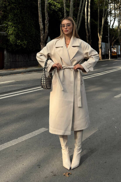 Bej Kruvaze Kol Manşetli Kuşaklı Astarlı Uzun Kadın Midi Kaşe Kaban - SWİST (1)