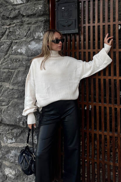 Bej Manşet Detaylı Yarım Balıkçı Kadın Triko Kazak - SWİST (1)