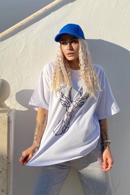 Beyaz Geyik Kabartma Baskılı Bisiklet Yaka Tshirt 