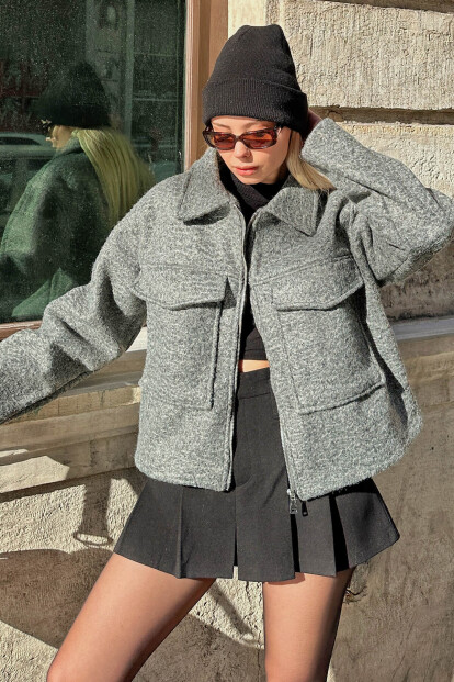 Gri Taylor Fermuarlı Gömlek Yaka Cep Detaylı Kadın Buklet Ceket - SWİST