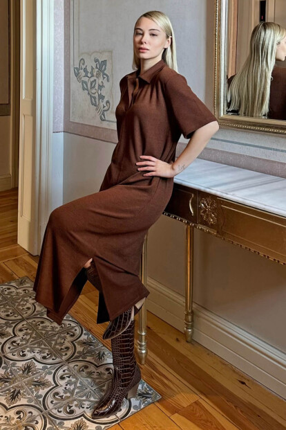Kahverengi Jess Polo Yaka Çift Yırtmaçlı Relaxed Kadın Midi Elbise 