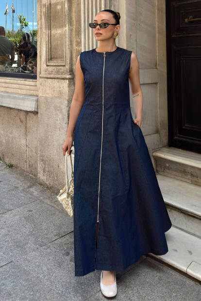 Lacivert Tam Fermuarlı Sıfır Kol Kadın Denim Midi Elbise - SWİST