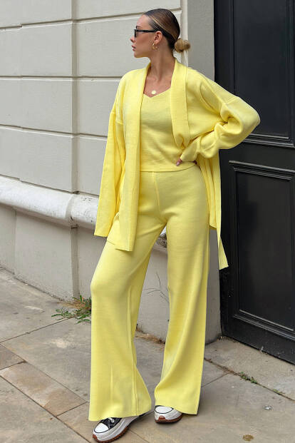 Sarı Kuşaklı Hırka-Askılı Crop-Pantolon 3'lü Kadın Triko Takım - SWİST