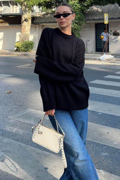 Siyah Biscuit Bisiklet Yaka Oversize Kadın Triko Kazak - SWİST