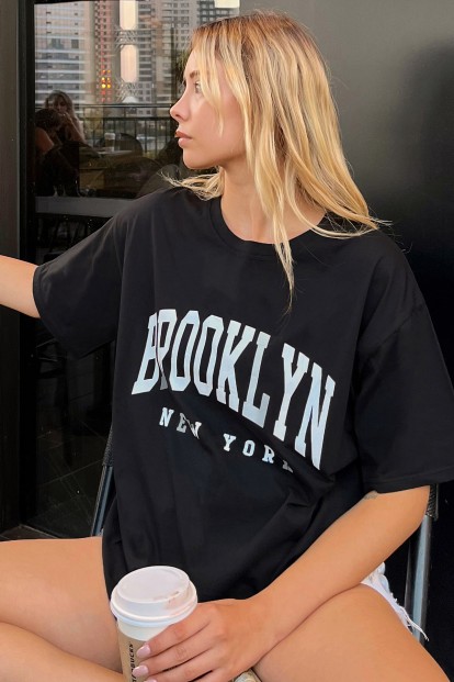 Siyah Brooklyn Baskılı Oversize Kadın Tshirt 