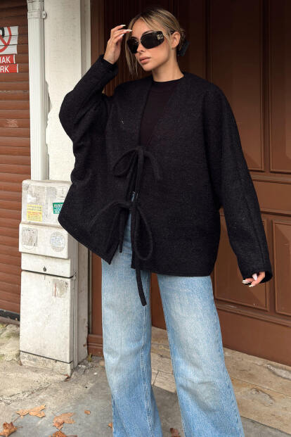 Siyah Oversize Bağlama Detaylı Kadın Yün Kaşe Ceket - SWİST