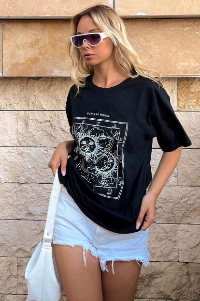 Siyah Sun And Moon Baskılı Oversize Kadın Tshirt 