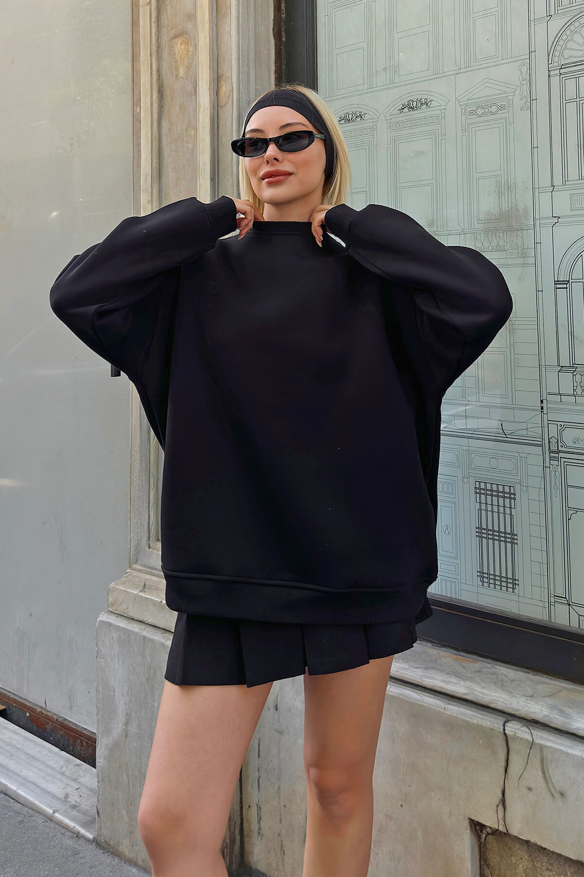 Siyah Walk Bisiklet Yaka İçi Polarlı Basic Oversize Kadın Sweatshirt