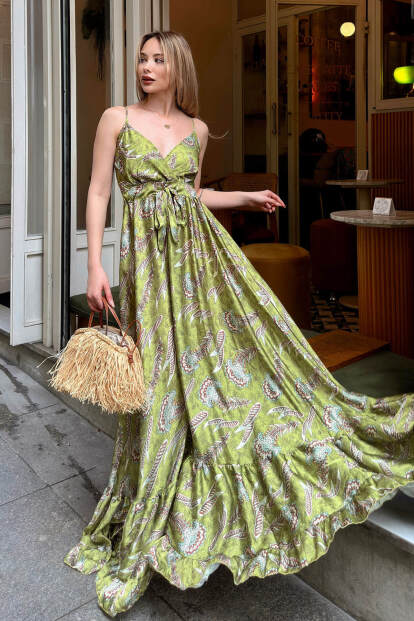 Yeşil Askılı Kruvaze Yaka Desenli Kloş Saten Kadın Midi Elbise - SWİST